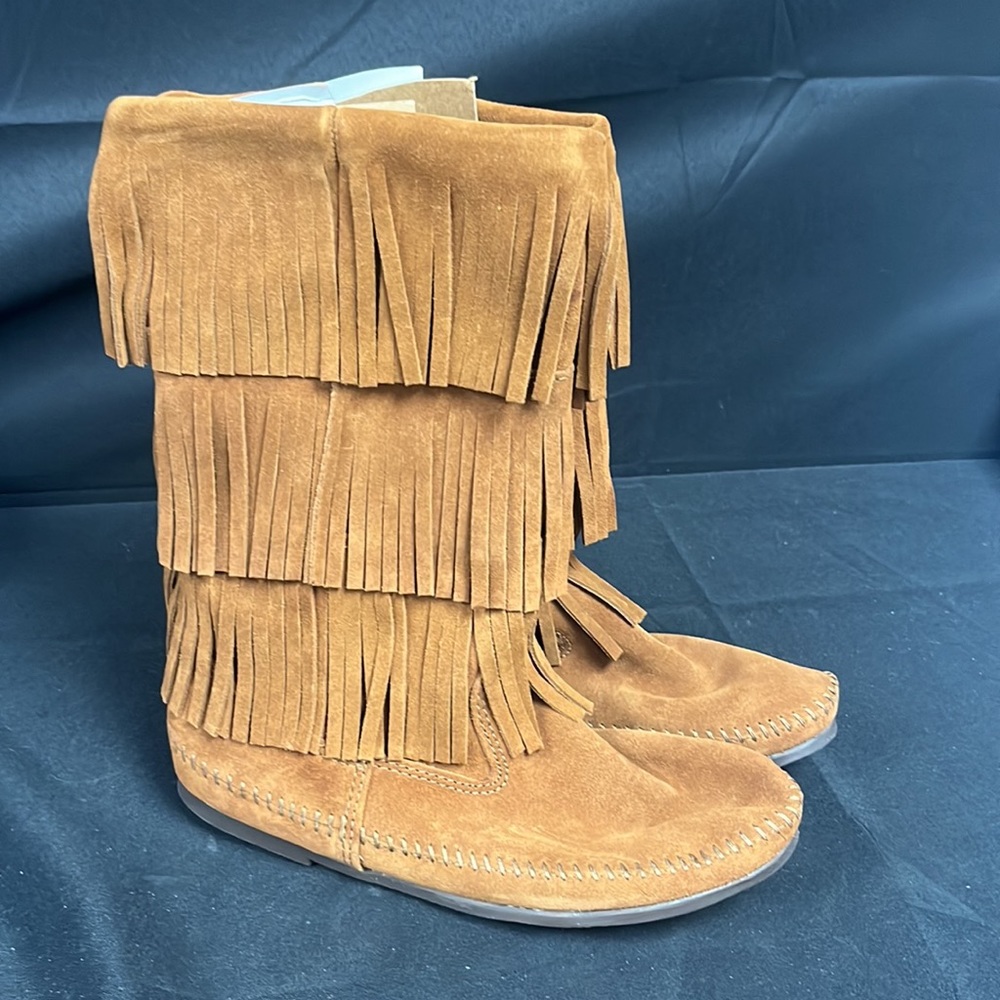 Minnetonka Women’s Calf High Brown 3 Layer Fringed Boot (2933) - Picture 2 of 8